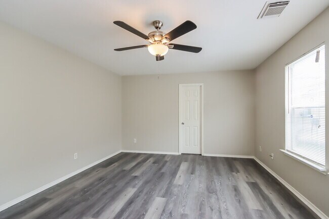Building Photo - 22922 Twisting Pine Dr