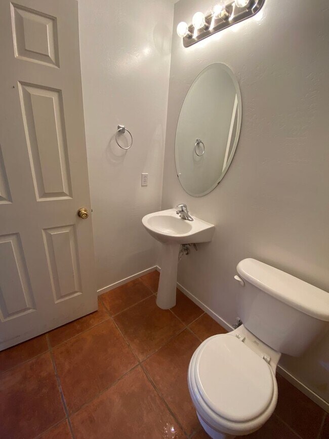 Building Photo - 11115 Cactus Valley Dr