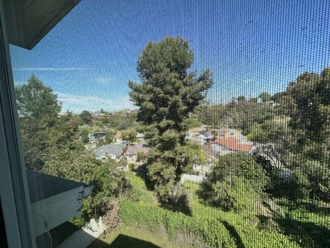 Building Photo - Rooms for rent in San Diego homes near San...