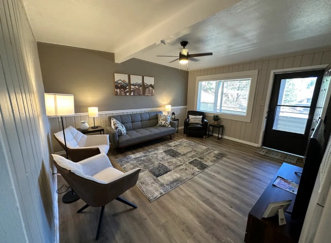 Primary Photo - 8220 W Hwy 24