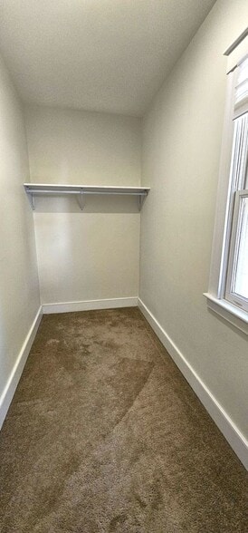 Building Photo - 33 Pine St