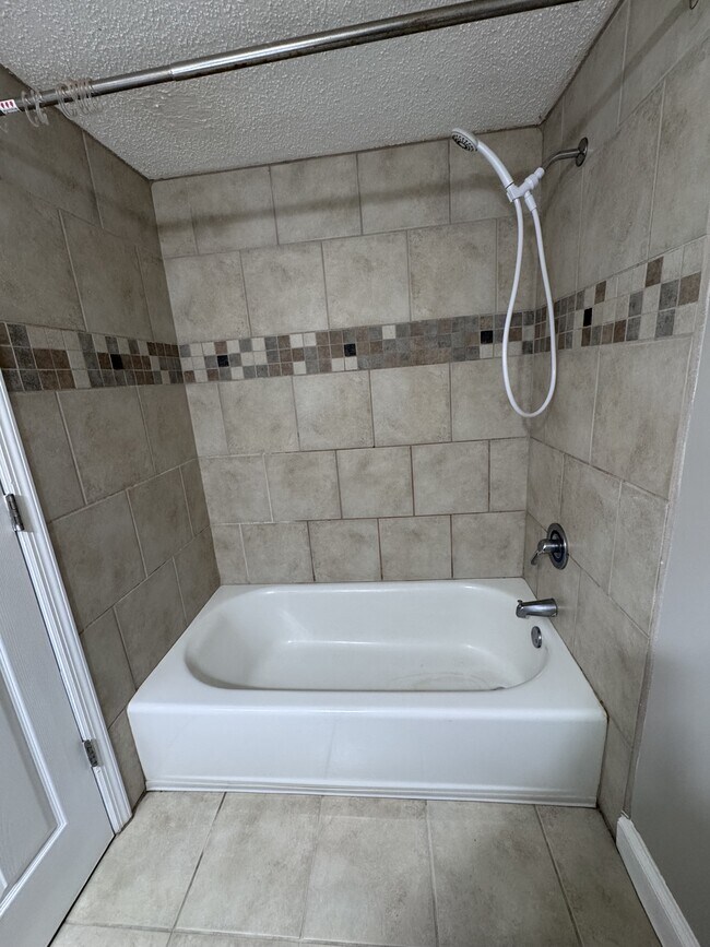 Building Photo - 1055 Baxter St