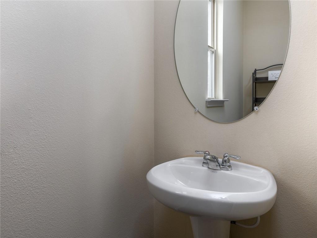 Downstairs bathroom - 1014 Chad Loop