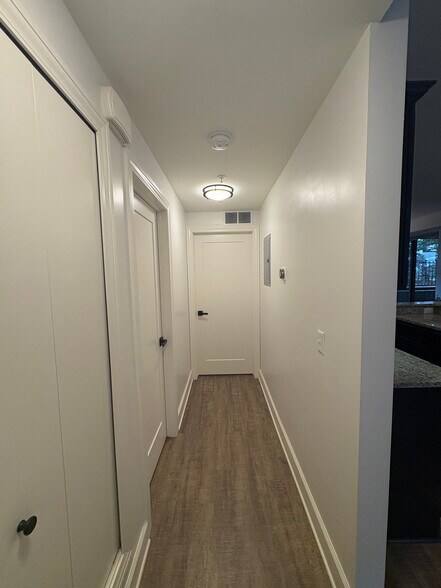 Building Photo - 1250 Diamond Ct