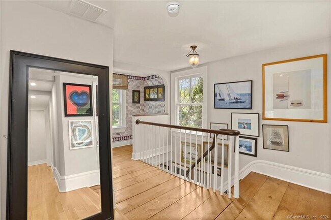 Building Photo - 40 Church St