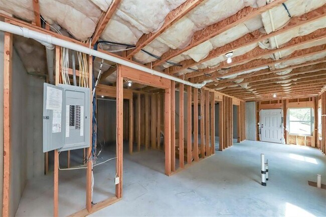 Building Photo - 6059 Cove Park Dr