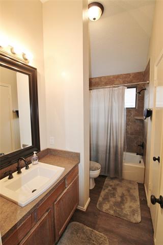 Building Photo - 910 Elliott Dr