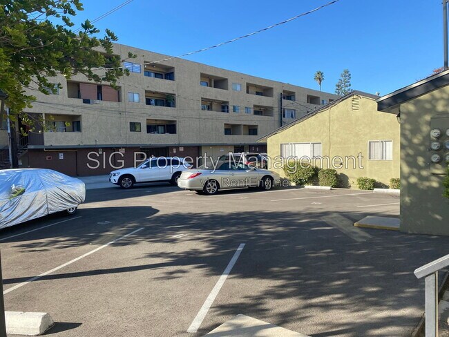 Building Photo - 1126 E Doran St