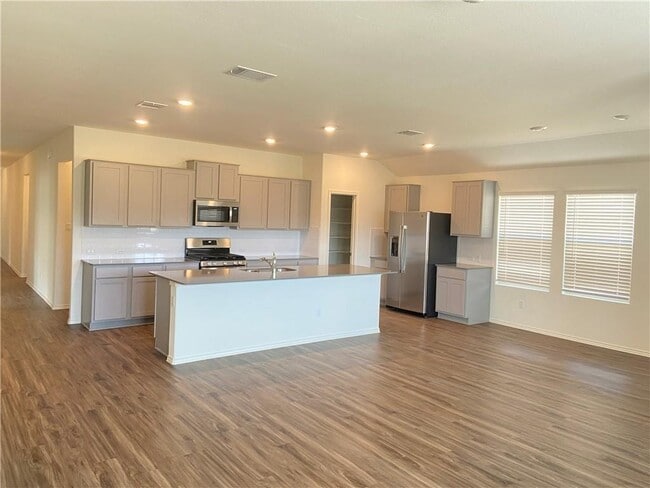 Building Photo - 1420 Chad Dr