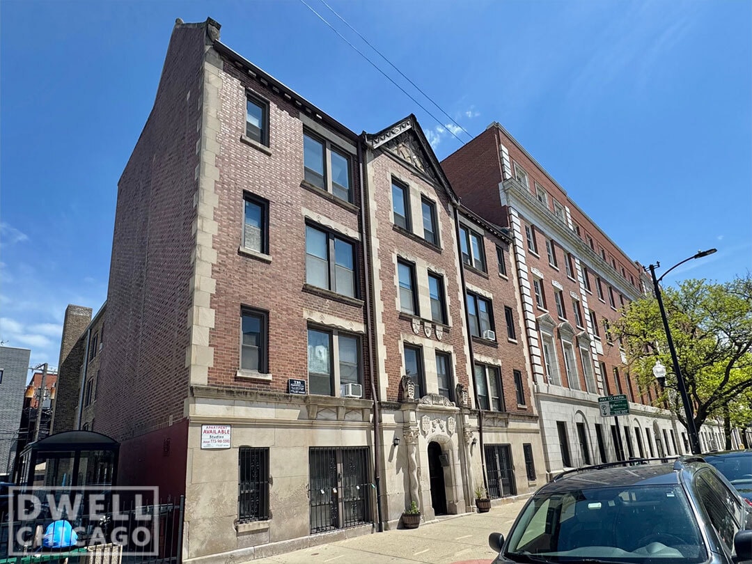 Building Photo - 3346 N Marshfield Ave