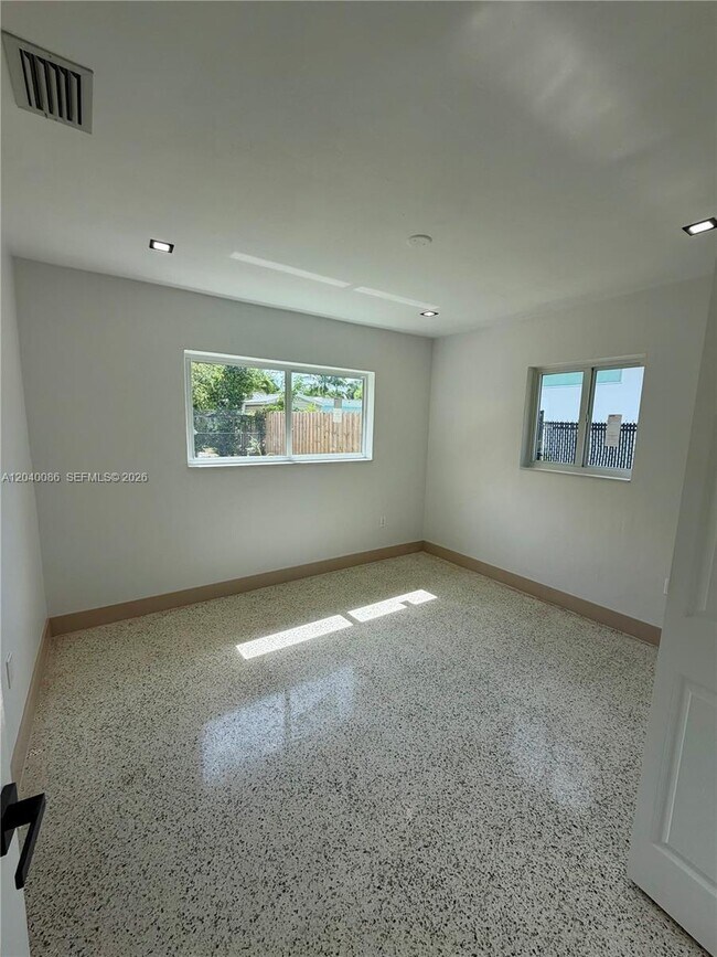 Building Photo - 8235 SW 62nd Pl