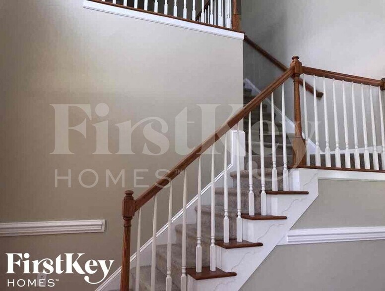 Building Photo - 3750 Wharton Dr