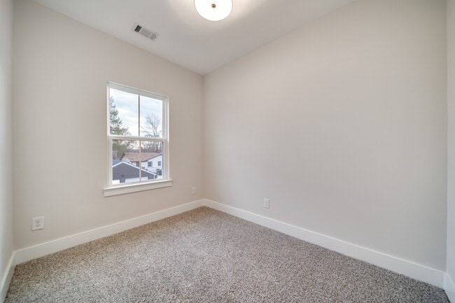 Building Photo - 2009 23rd Ave N