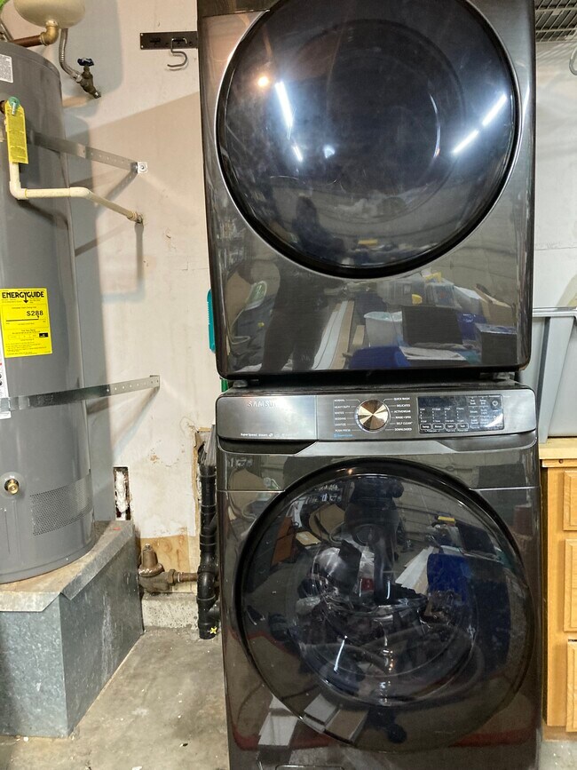 New extra capacity wash/dryer - 14217 55th Ave SE