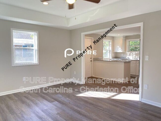 Building Photo - 1612 Acacia St