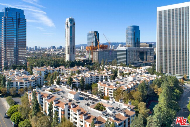 Building Photo - 2102 Century Park Ln