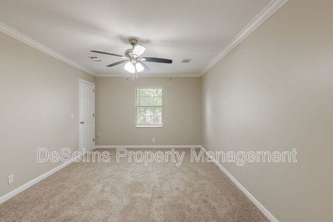 Building Photo - 5120 English Village Dr