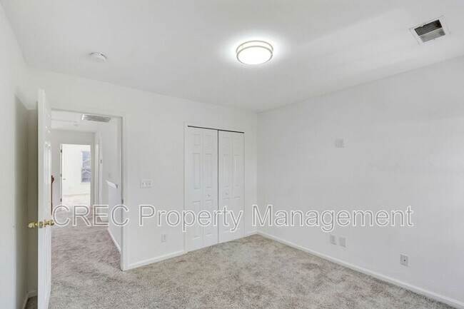 Building Photo - 9176 Maple Grove Dr