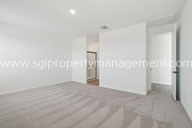 Building Photo - 18259 La Senda Dr W