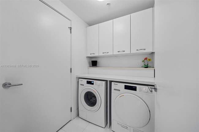 Building Photo - 6899 Collins Ave