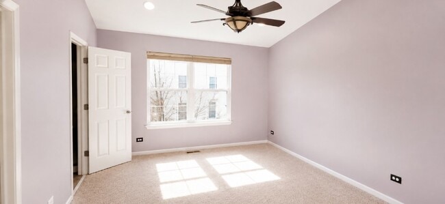 Building Photo - 5508 Cambridge Way