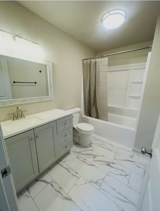 Building Photo - 2718 Lee St