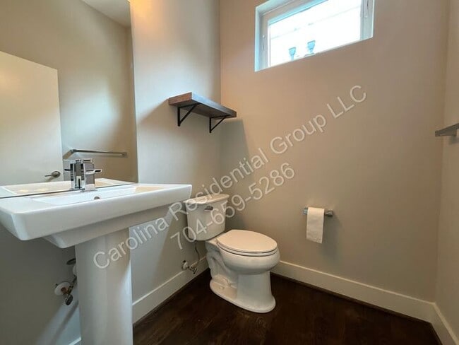 Building Photo - 1012 Westbrook Dr