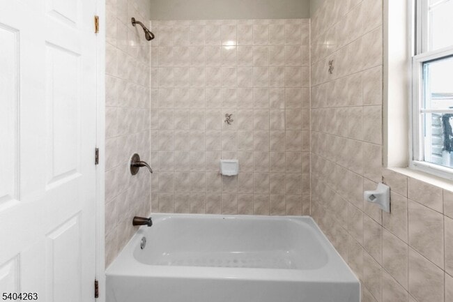 Building Photo - 139 Inslee Pl