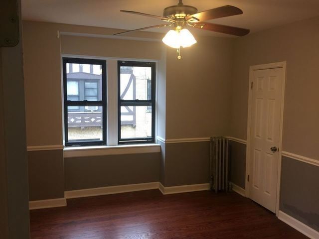 Building Photo - 5653 N Spaulding Ave