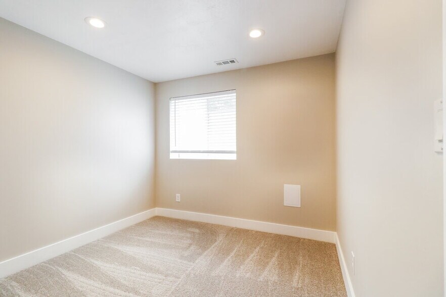 Building Photo - 3586 W 850 S