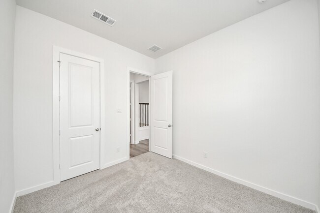 Building Photo - 3240 Loam Ln