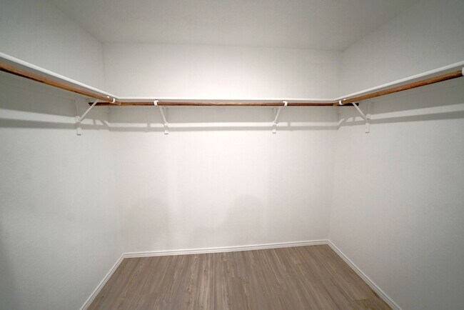 Building Photo - Like-New Home Now Available For Rent in Converse, TX! Realtor Commission offered: $600