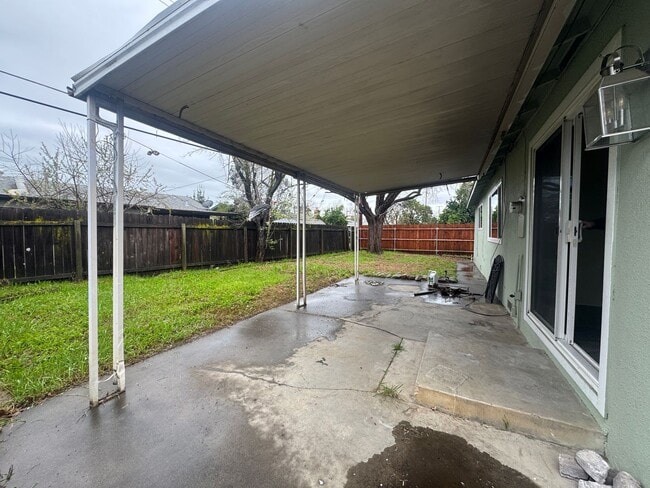 Building Photo - Charming 3 Bedroom, 2 Bathroom Located in Rancho Cordova.