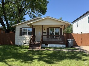 Building Photo - Cute property
