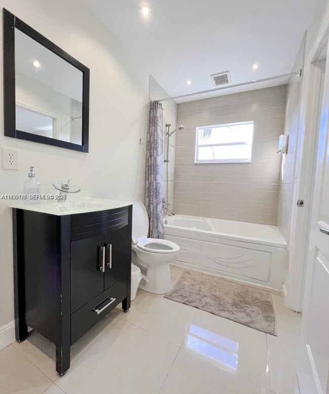 Building Photo - 2539 Thomas St