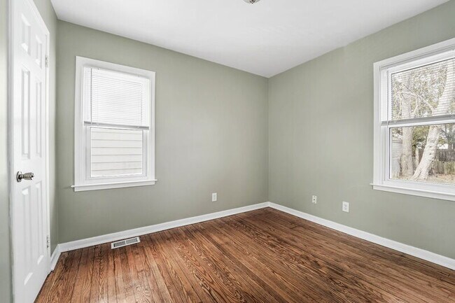 Building Photo - 13119 Sherman Ave