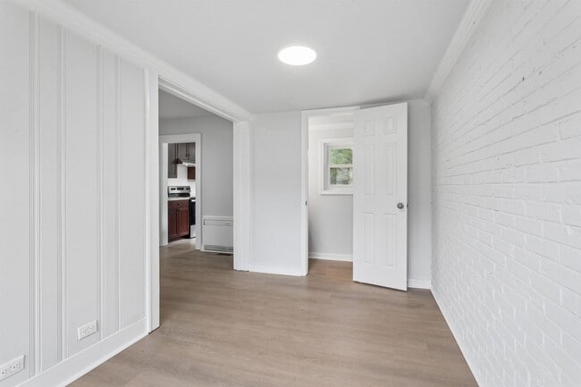 Building Photo - Single-Level 3 Bedroom Rental Near Downtown Hampton