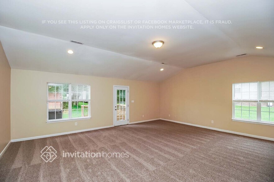 Building Photo - 2038 Samantha Dr