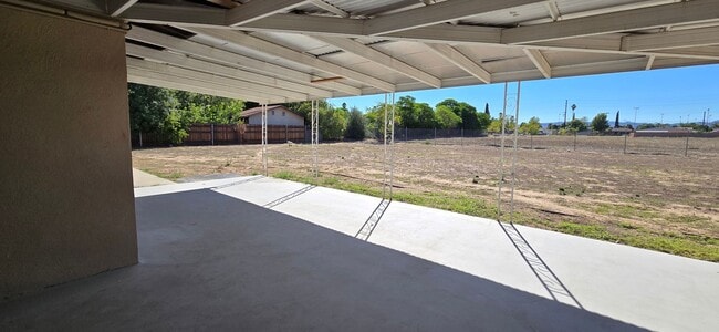 Building Photo - Highland Home with Large Fenced Yard
