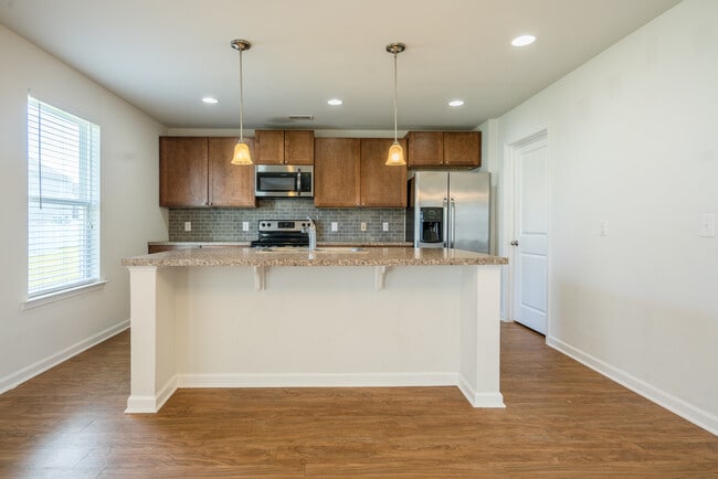 Building Photo - 135 Davila St
