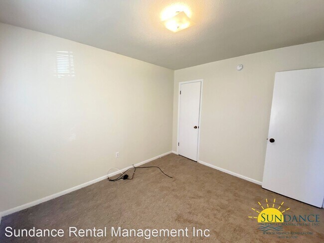 Building Photo - 3 br, 1.5 bath House - 11 Berwick Circle