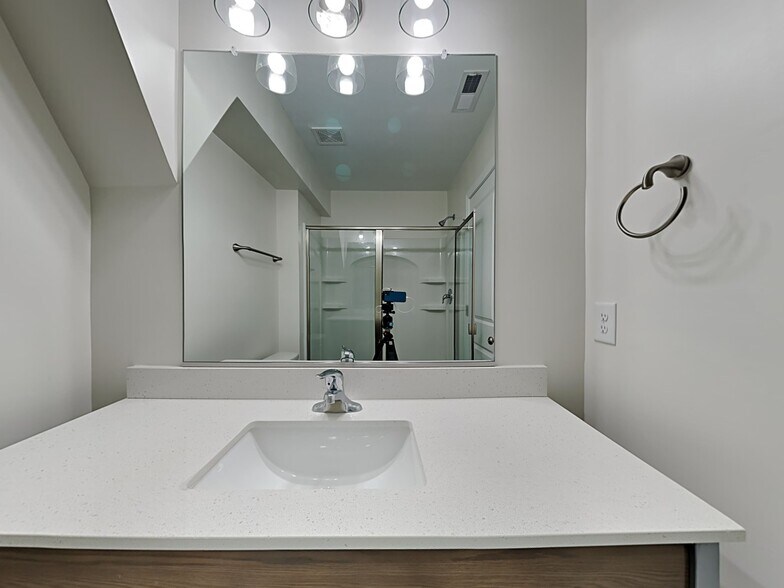 Building Photo - 2388 Eagle Creek Ct