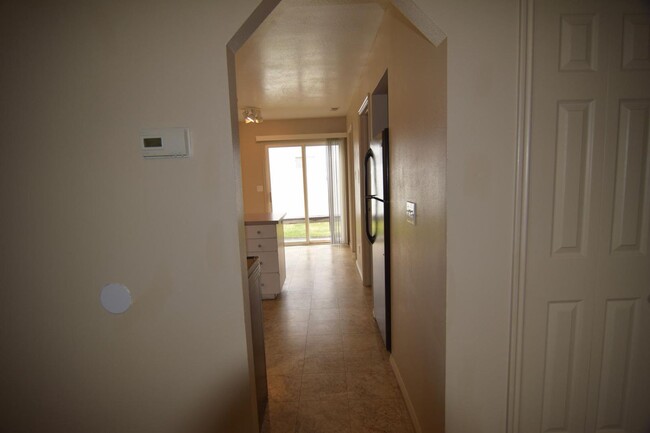Building Photo - 1391 N 240 W