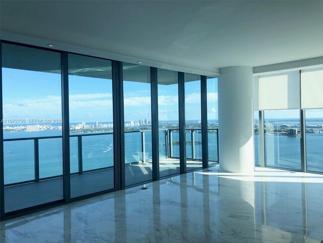 Building Photo - 3131 NE 7th Ave