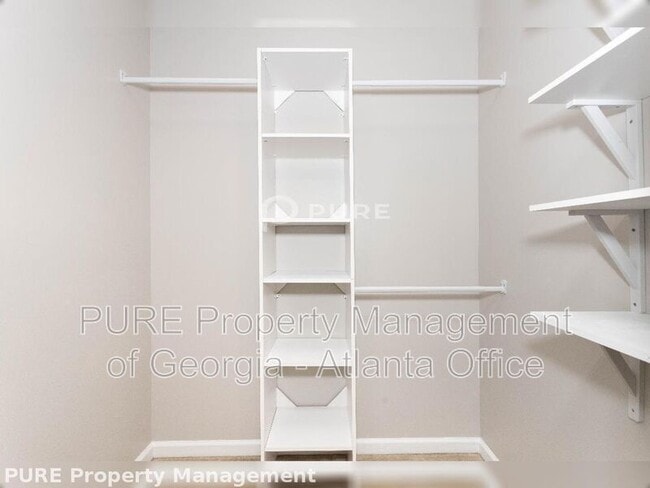 Building Photo - 553 Scrooch Ct
