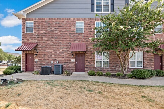 Primary Photo - 801 Luther W St