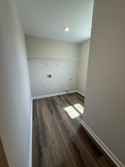 Building Photo - 136 Dreher Dr