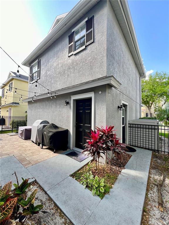 Building Photo - 16112 Loneoak View Dr