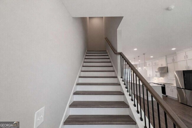 Building Photo - 1375 Walking Wy