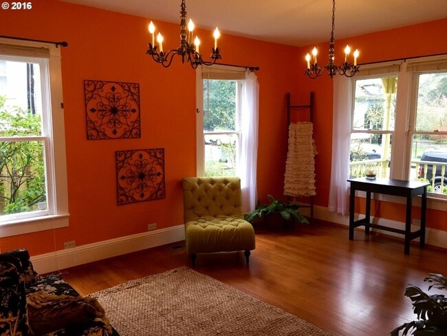 Building Photo - Beautiful 2 bedroom